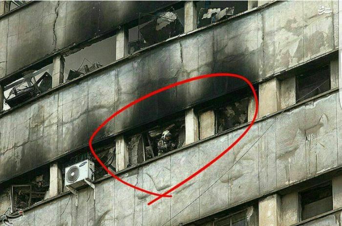 بهنام میرزاخانی اولین شهید آتش‌نشانی پلاسکو + عکس/ حریق در ساختمانهای مجاور پلاسکو/ احتمال فروریختن ساختمان پشت پلاسکو