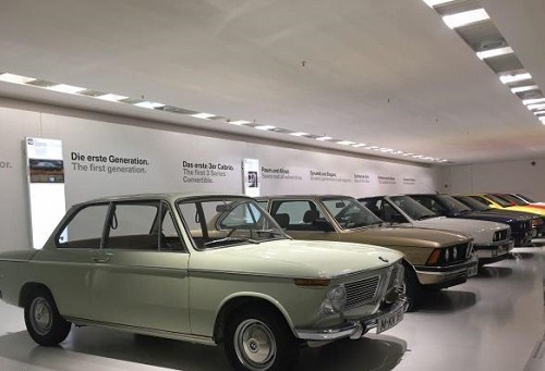 نوستالژی ایرانی ها در موزه BMW + تصاویر