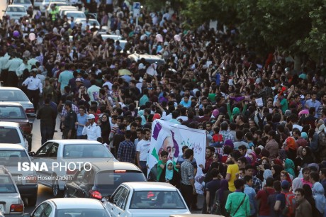 شادی مردم مشهد پس از انتخابات+عکس