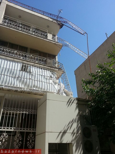 نجات 40 تن از ریزش ساختمان 4 طبقه در گیشا +عکس