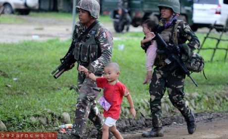 فرار فیلیپینی‌ها از دست داعش‎ +تصاویر