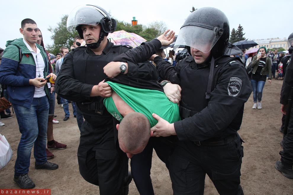 تظاهرات ضد پوتین در روسیه به خشونت کشیده شد+عکس