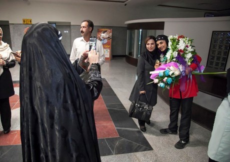 مراسم استقبال از بانوی قهرمان ایرانی+عکس