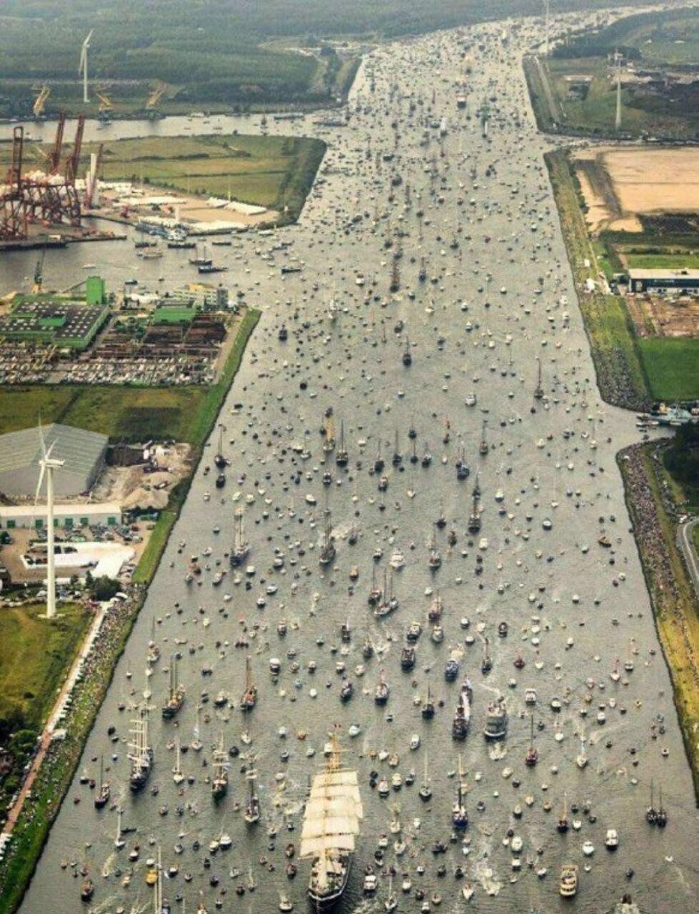 ترافیک دریایی در خیابان های آمستردام+عکس