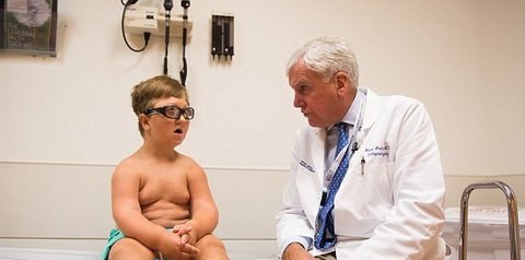 بیماری نادر پسربچه ۱۱ ساله ۹۰ سانتیمتری+تصاویر