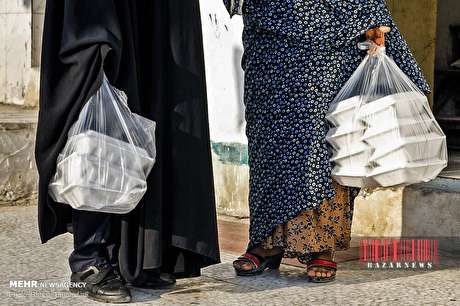 توزیع غذای نذری در روز اربعین در محله‌های محروم بندرعباس