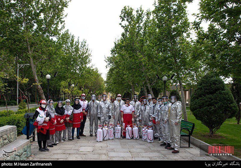 ضدعفونی کردن تهران توسط هلال احمر +تصاویر