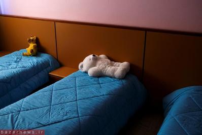 تخت‌خواب‌ها آماده برای خواب بعد از ظهر کودکان. آتن، یونان