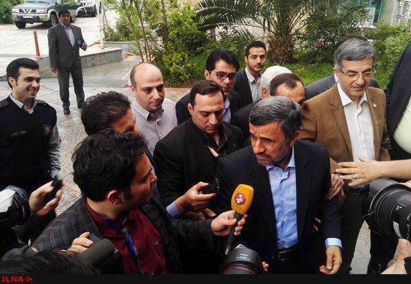 احمدی نژاد هم در انتخابات ثبت نام کرد!