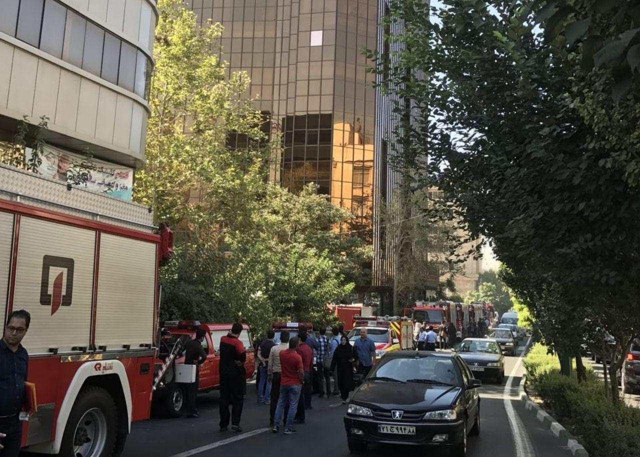 آتش سوزی در برج مسکونی خیابان جردن+عکس