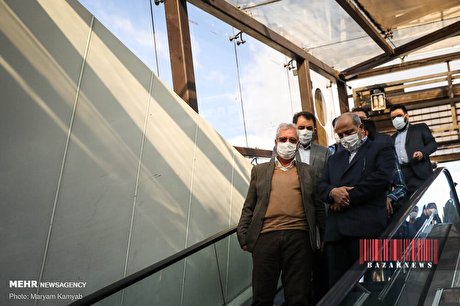بازدید علی ربیعی از طرح استفاده اجباری ماسک در مترو