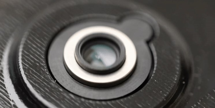 لنز حرفه‌ای دوربین برای نخستین بار به گوشی اضافه می‌شود
