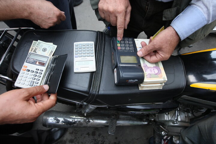 ۱۰۰ سوداگر بازار طلا و ارز در بازداشت