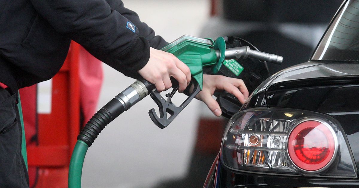 هر گونه خبر درباره گرانی بنزین از اساس شایعه است