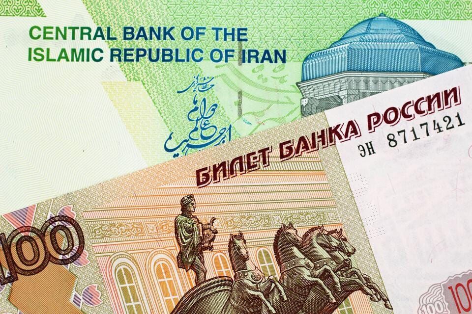 پیشتازی ایران و روسیه در فاصله گرفتن از دلار و شبکه‌های مالی غربی
