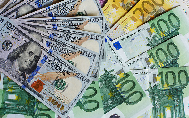 در چهار ماهه نخست سال ۱۴۰۱ قیمت دلار و یورو چقدر تغییر کرد؟ + جدول