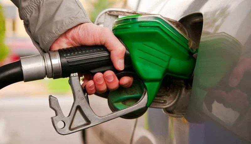 پاسخ یک مقام وزیر نفت به شایعات بنزینی/ علت شلوغی پمپ بنزین‌ها چیست؟